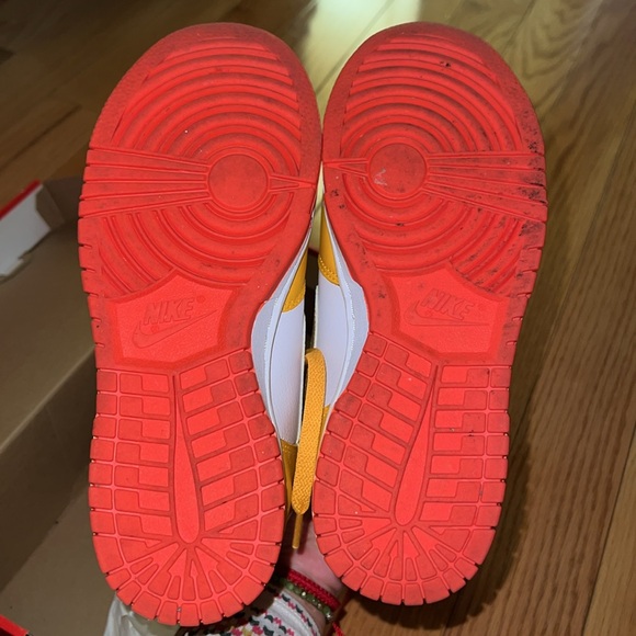 W NIKE DUNK HIGH - Picture 4 of 5